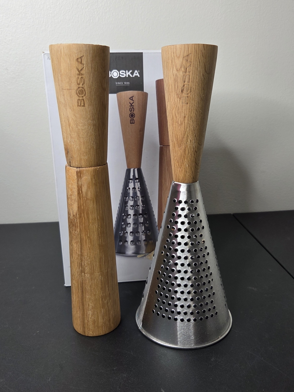 Williams Sonoma Boska Peppermill & Cheese Grater Set